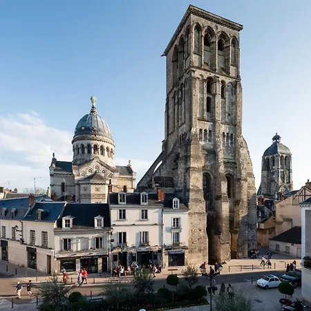 Appartement 13 Place Chateauneuf - *