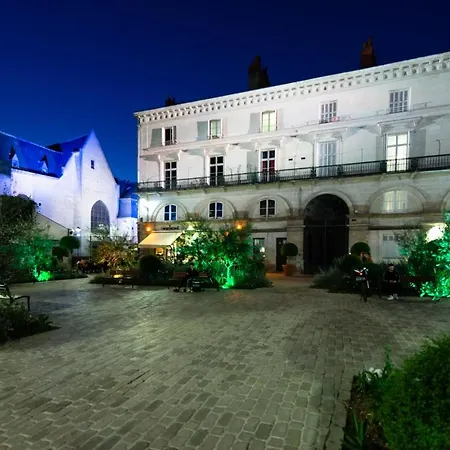 13 Place Chateauneuf -