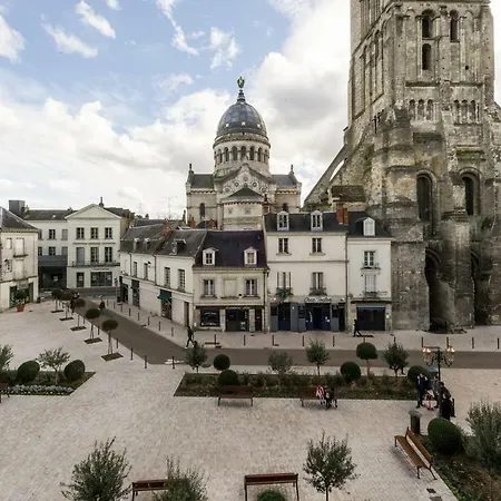 13 Place Chateauneuf - * Tours